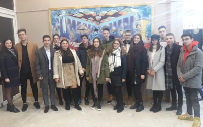 Invitație la teatru, invitație la educație